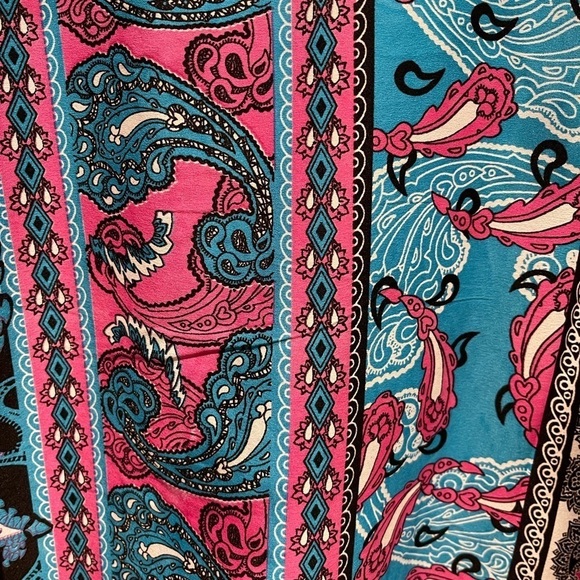 Beautiful 3/4 Sleeve Dress with tie belt - Picture 5 of 5